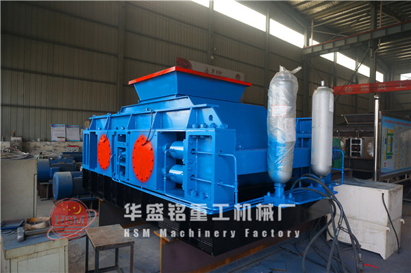 大型液壓對輥破碎機圖片