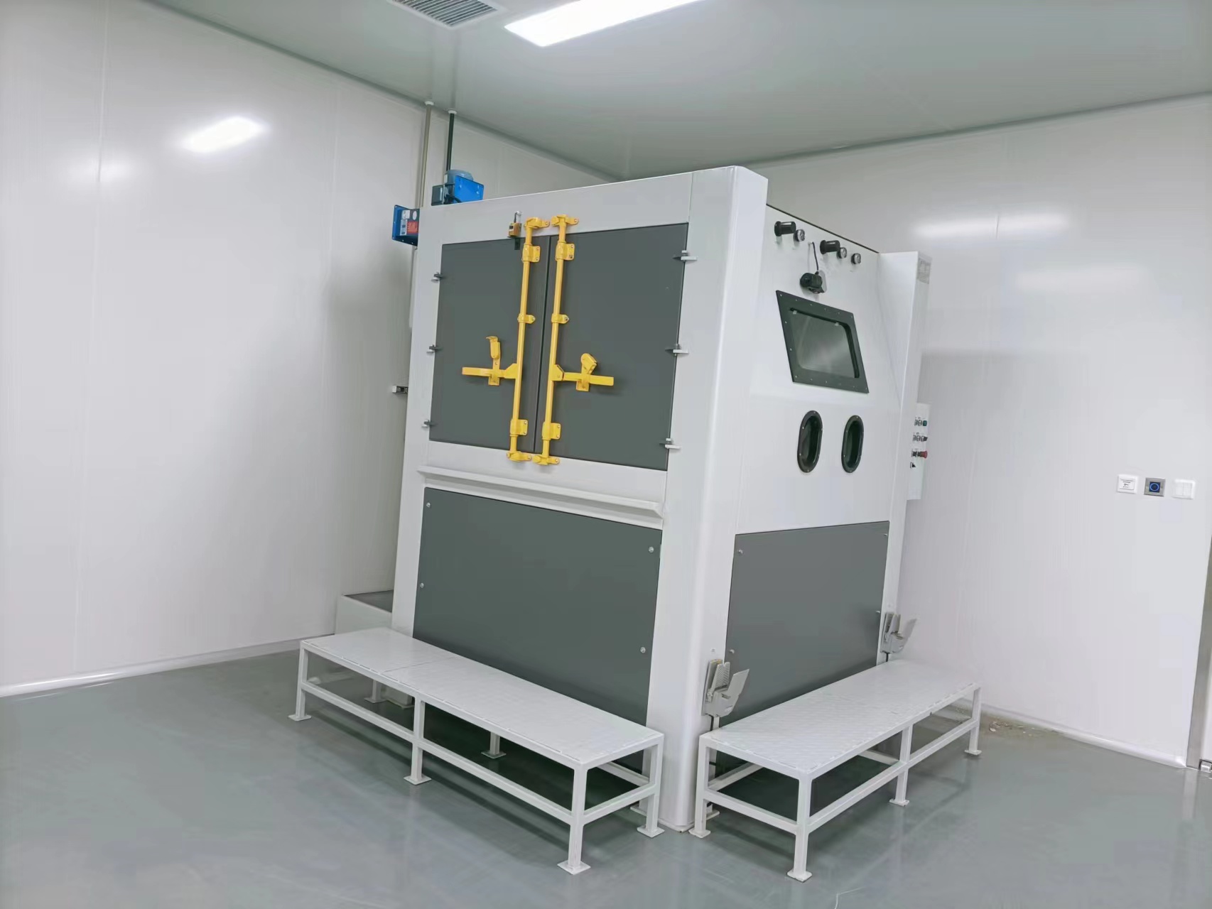 精良工藝的選擇，箱體手動噴砂機助力精準加工